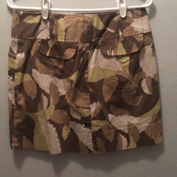 Loft skirt with zippered front and pockets. - Picture 2 of 3
